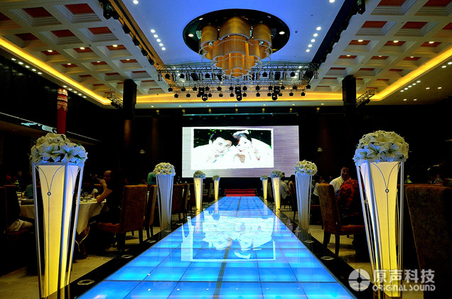 老城宴天下宴會廳音響燈光大屏T臺系統(tǒng)工程